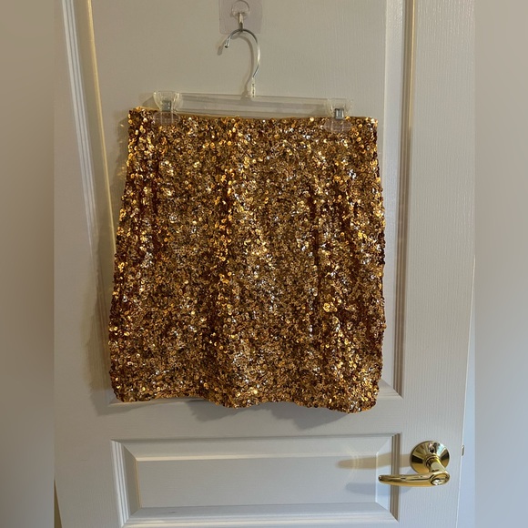 Dresses & Skirts - Yellow sequins mini skirt - Size large